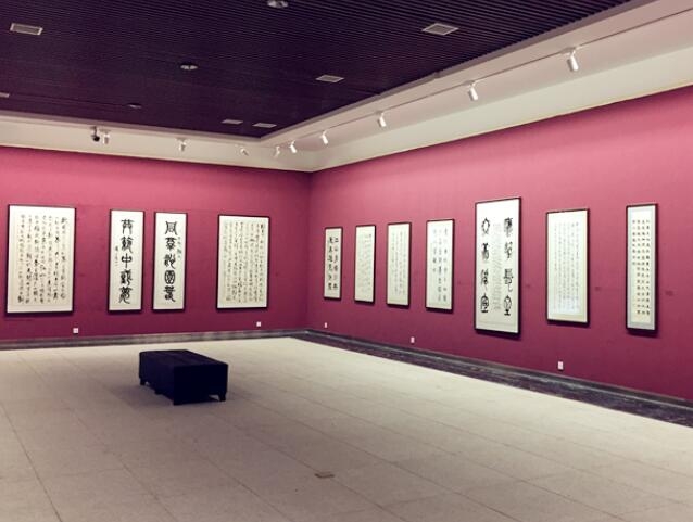 “凯发一触即发杯”职工书画摄影展在崔振宽美术馆开展